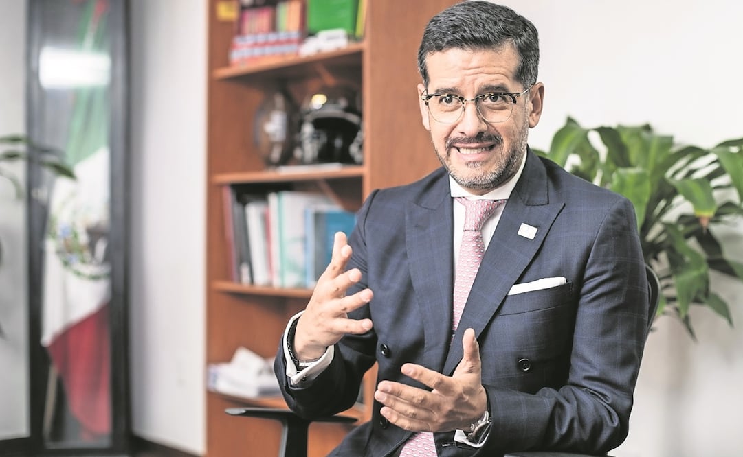 El secretario de la Contraloría, Juan José Serrano, fue denunciado ante el IECM de delito electoral. Foto: Archivo/ EL UNIVERSAL