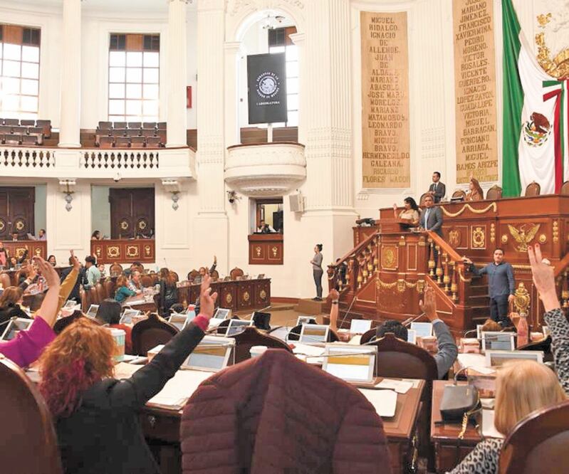 Cada uno de los 66 diputados del Congreso de la Ciudad de México recibe 110 mil pesos mensuales para contratación de asesores. Foto: ARCHIVO EL UNIVERSAL