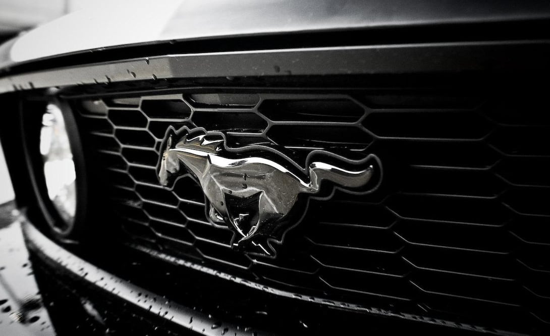 Los ganadores podrán comprar un Mustang con la insignia que ellos diseñaron