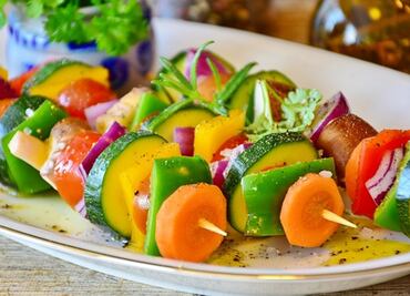 ¿Qué beneficios tiene la vitamina A y en qué alimentos se encuentra?