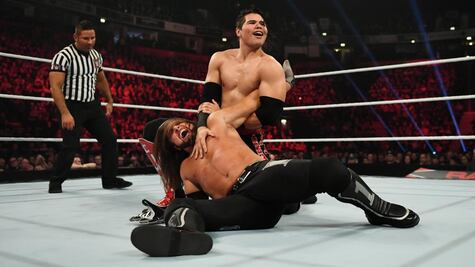 Humberto Carrillo formará pareja con Caín Velásquez, en el regreso de WWE a México