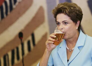 Piden investigar la campaña de Dilma