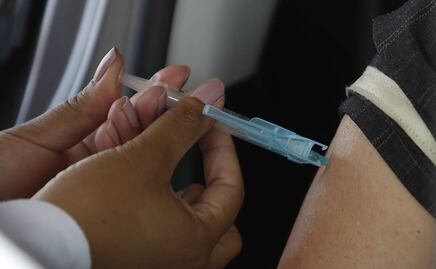 Vacunan con Pfizer a 8 menores con amparos en Nuevo León