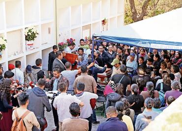 Exigen justicia por muerte de chofer tras caída de excavadora en Interlomas