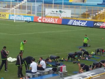 México entrena en el Cuscatlán