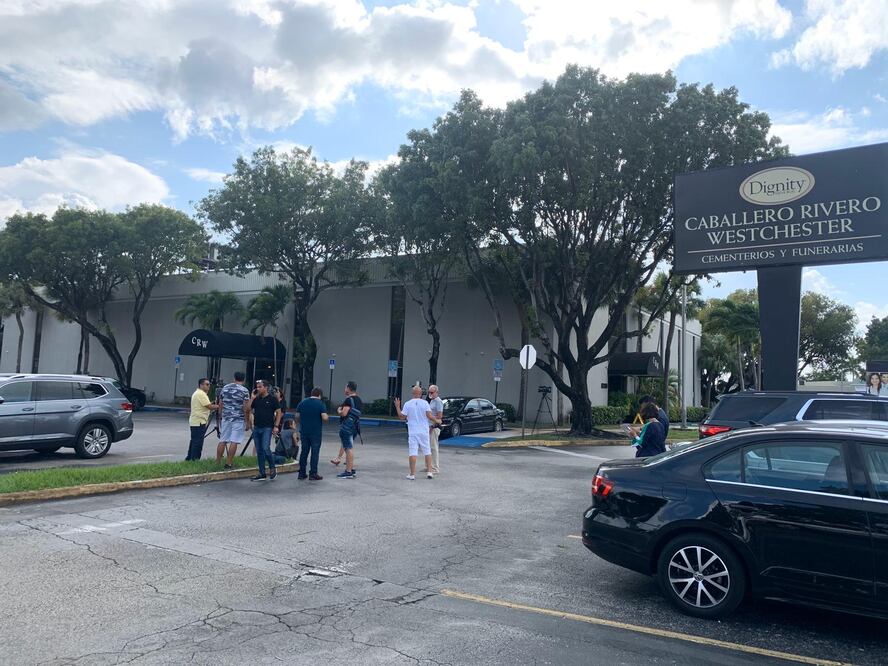 José Joel y Marysol Sosa no están autorizados para recibir información sobre los restos de su padre. Foto: Max Aub