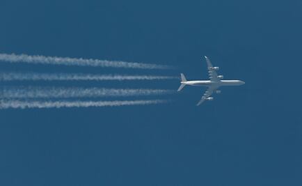 Vecinos de 5 colonias se manifiestan en la SCT para exigir cambio de rutas aéreas