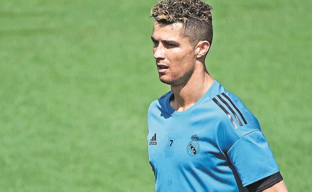 Crist iano Ronaldo deberá comandar el ataque blanco. (GABRIEL BOUYS. AFP)