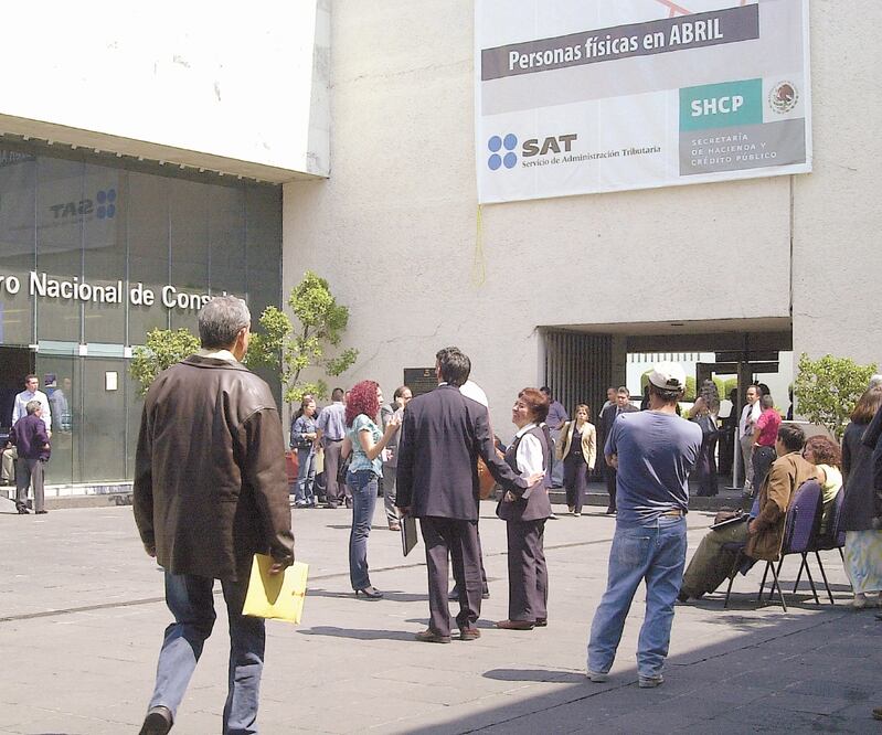 Aunque el tercero colaborador fiscal, o soplón, colabore con el SAT para agarrar a factureros, estará al margen de la investigación. Foto: ARCHIVO EL UNIVERSAL