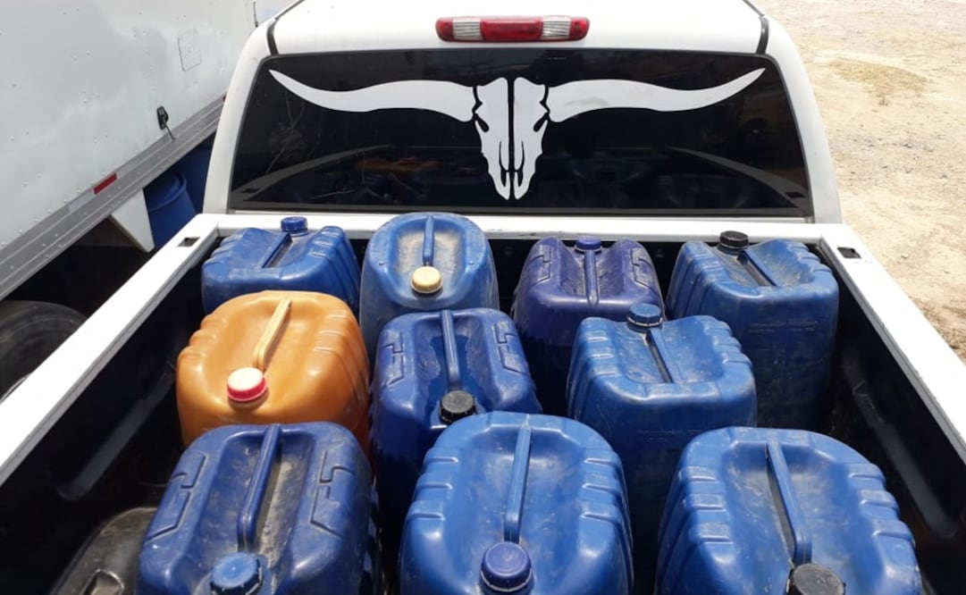 Tanto la gasolina como los implementos y las personas detenidas, han sido puestas a disposición del ministerio público federal. Foto: Especial