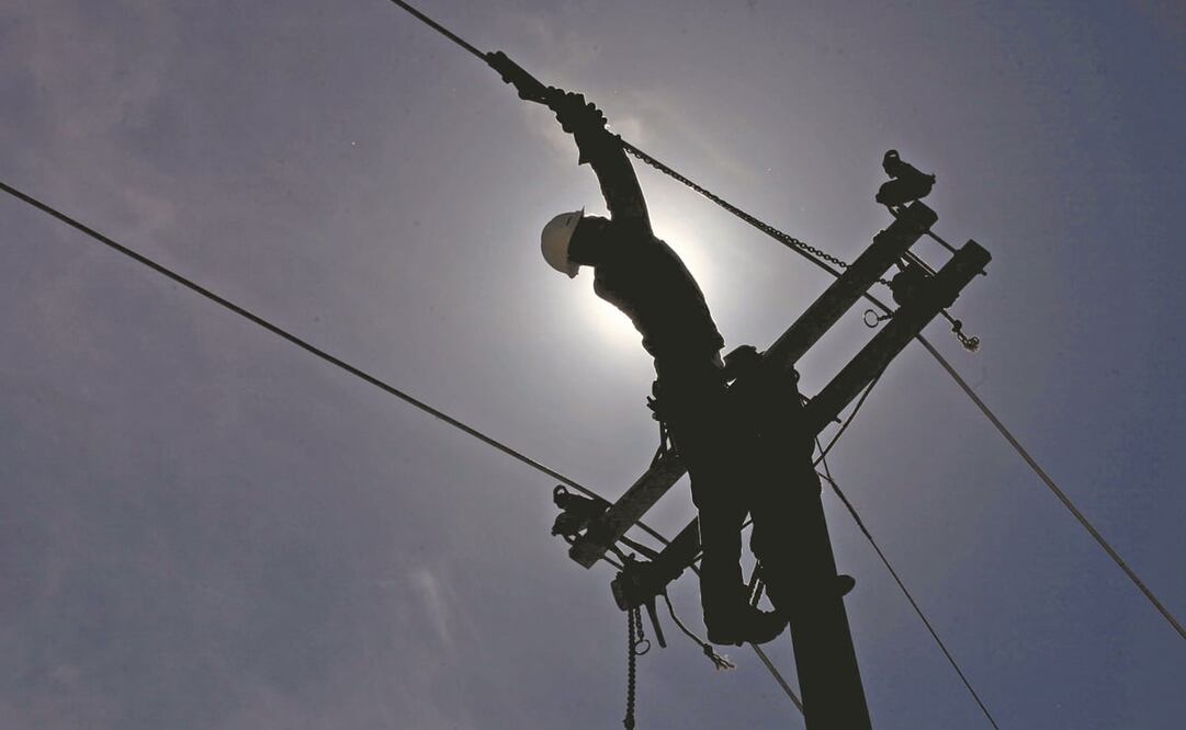 El Index pidió al gobierno federal cumplir con el compromiso que tiene el Estado de garantizar el abasto y la distribución de energía eléctrica ante los apagones que afectaron en las últimas semanas a casi todo el país. Foto: Archivo/ EL UNIVERSAL
