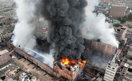 Incendio en Perú: arde edificio y se desploma tras 48 horas en llamas; siniestro podría extenderse hasta el domingo