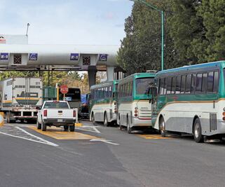 Normalistas vuelven a tomar 21 autobuses