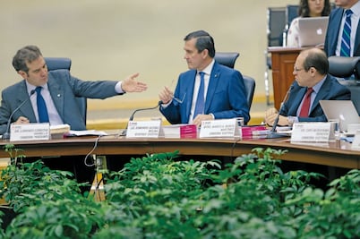 INE multa con 1 mdp a "El Bronco", Zavala y Ríos Piter