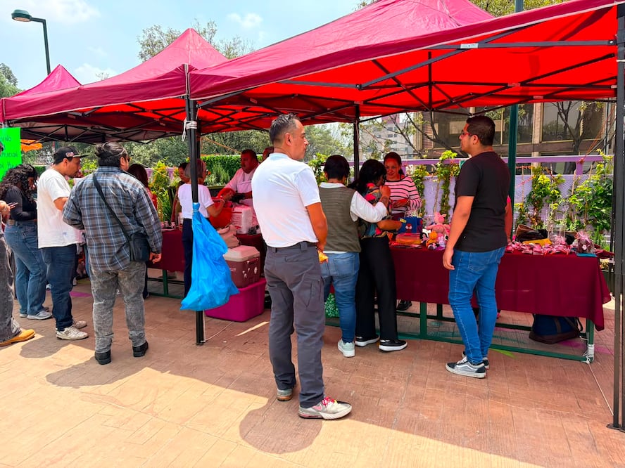 Jardín Flotante instala bazar de personas en reinserción social del programa "Borrón y Vida Nueva". (Foto: especial)