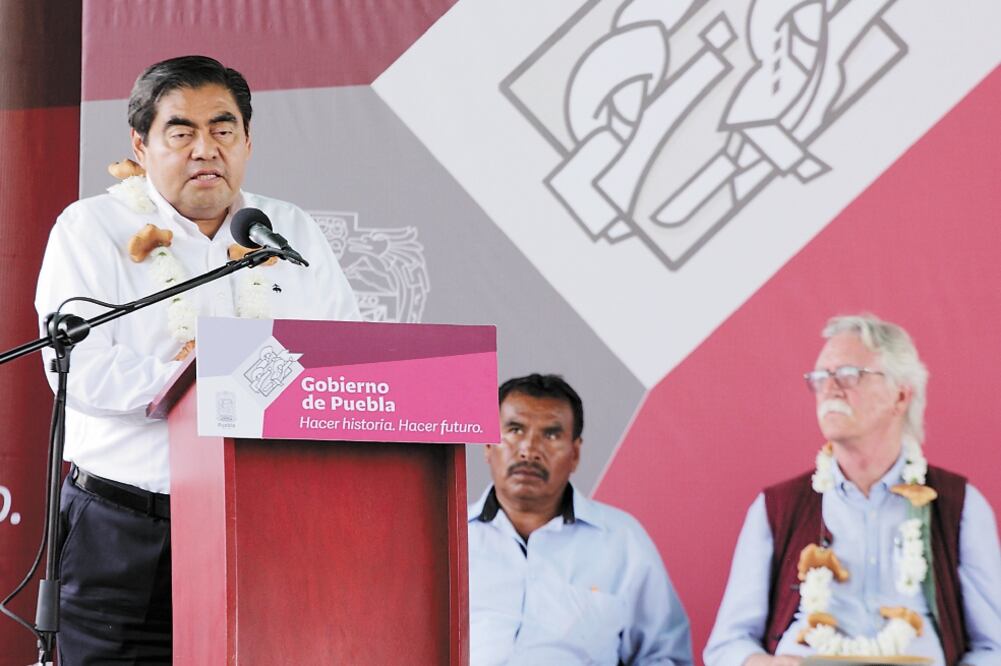 Postura. El gobernador Miguel Barbosa dijo que no será instrumento de ninguna infamia, pero tampoco permitirá los excesos y hechos ilegales. Foto/OMAR CONTRERAS. EL UNIVERSAL