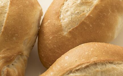 Truco para que el pan duro parezca recién horneado