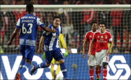 Gol de Héctor Herrera, nominado al mejor del Clásico de Portugal