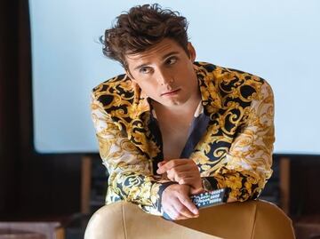 Los mejores looks que vimos durante la serie de Luis Miguel