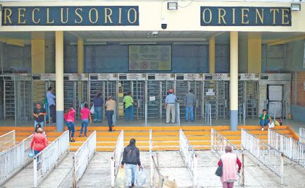 Convicto golpea y roba a su esposa en visita conyugal ¡por no saber hacer chiles rellenos!