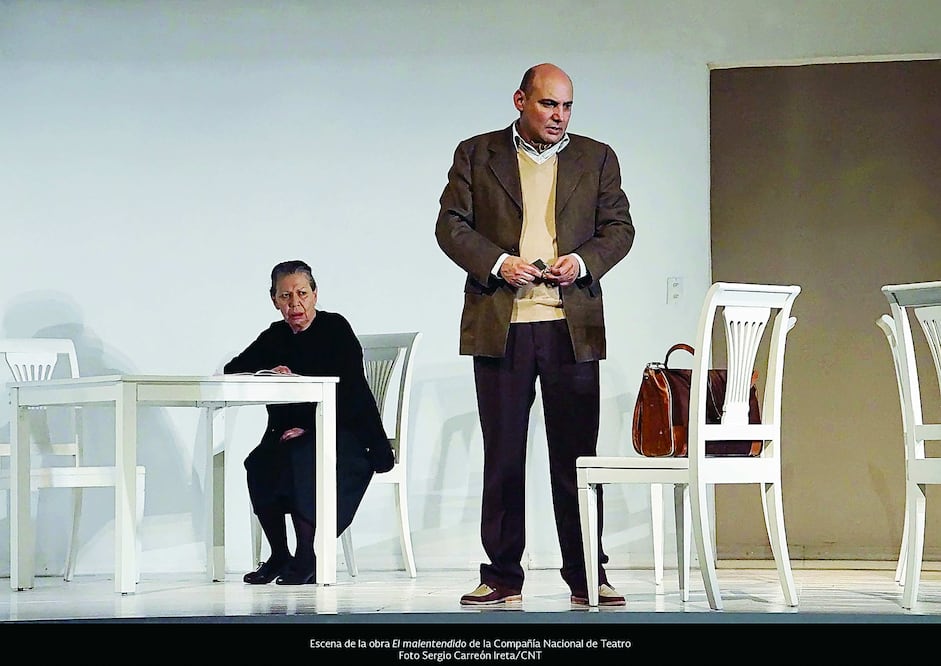 La Compañía Nacional de Teatro presenta en el Teatro Jiménez Rueda la obra "El malentendido", de Albert Camus, que protagoniza Luisa Huertas, quien interpreta a una madre "seca", agotada y sin ilusiones (CORTESÍA SERGIO CARREÓN IRETA / CNT)
