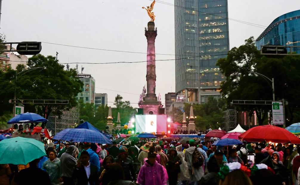 En los festejos no importa que seas fifí, chairo, derechairo o whitexican. Es un fenómeno que ya rebasó a los gobiernos federal y locales, dice experto. FOTO: ARCHIVO EL UNIVERSAL