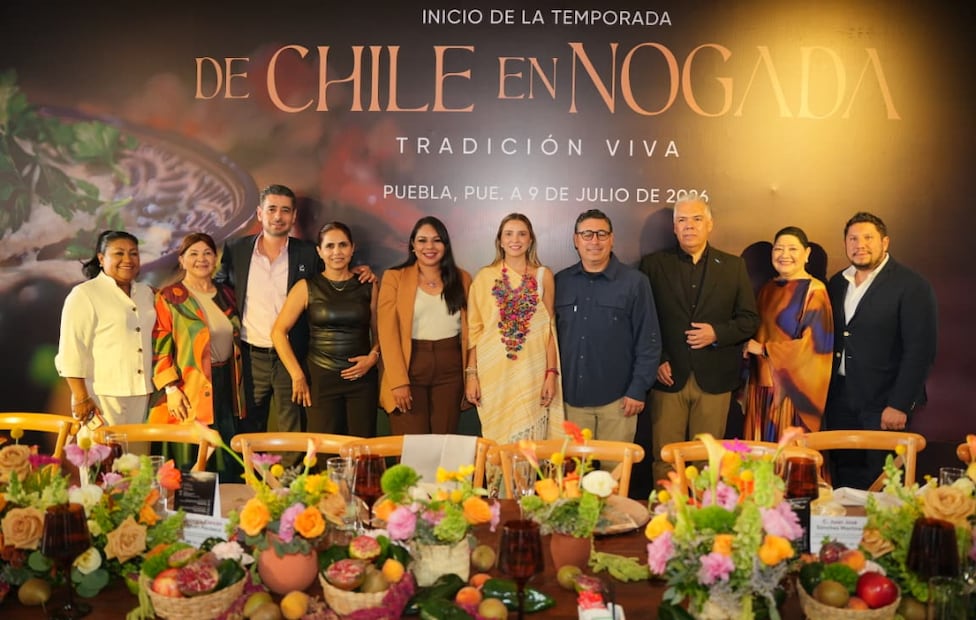 Autoridades del sector turístico y representantes de la Canirac se reunieron en Puebla para inaugurar oficialmente la temporada 2026 bajo el lema "Tradición viva". Foto: cortesía Secretaría de Desarrollo Turístico de Puebla.