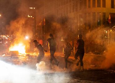 Lanzan gases lacrimógenos a manifestantes que protestan en Beirut