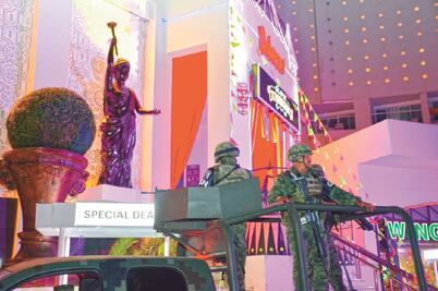 Aseguran discoteca y detienen a 91 empleados