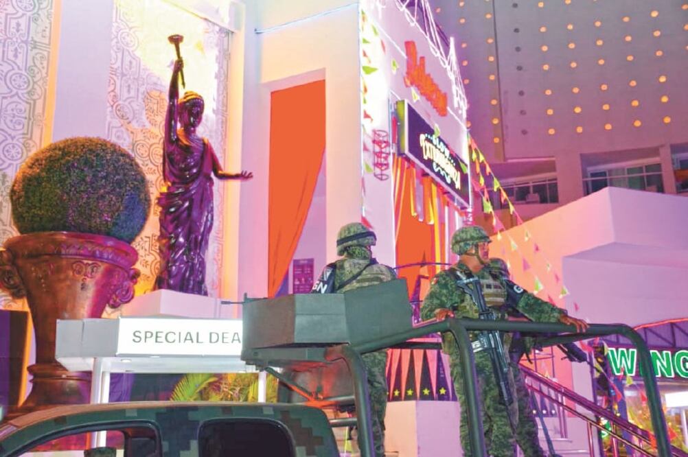 Operativo. Hasta la discoteca Palazzo llegaron elementos de la Guardia Nacional y de la Marina. Foto/ESPECIAL