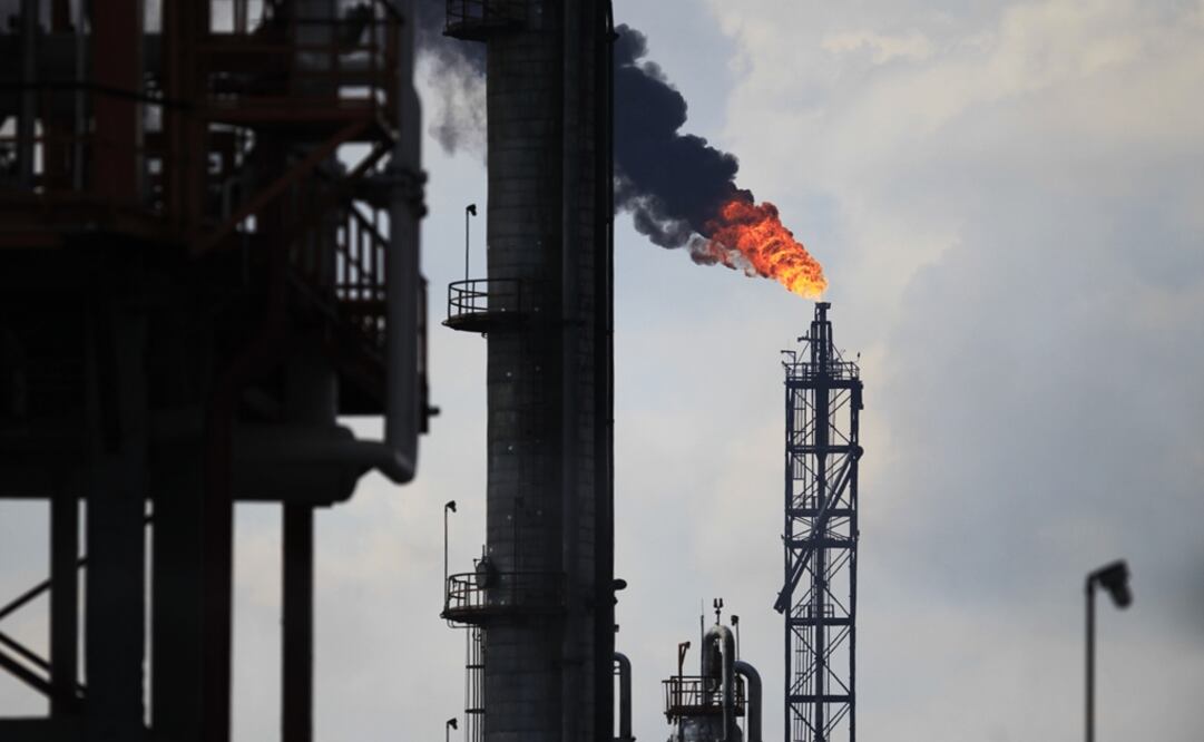 So far this year, Mexico has imported an average of about 590,000 barrels per day (bpd) of gasoline and another 232,000 bpd of diesel - Henry Romero/REUTERS