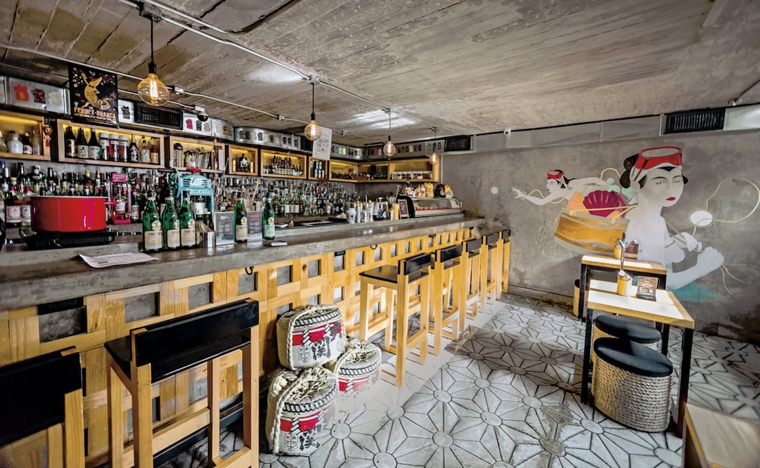 Kaito del Valle es el bar de Luisito Comunica estilo Izakaya, bares informales populares en Japón. Imagen: deigo.mx