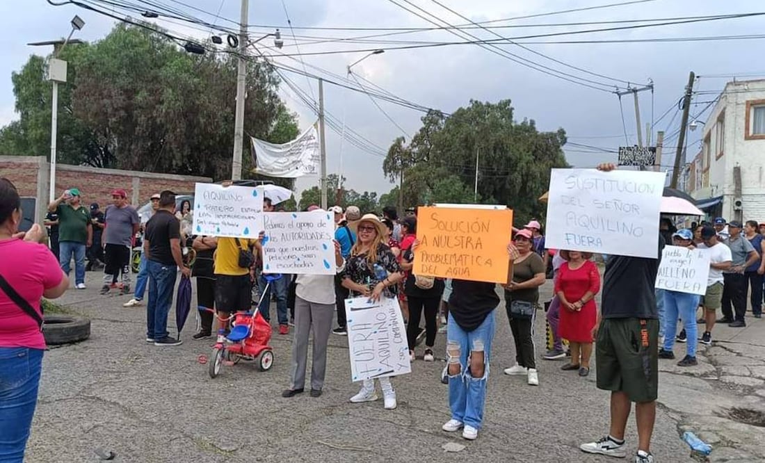 Bloqueo en la México-Texcoco por falta de agua. Foto: Especial