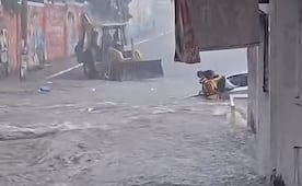 Lluvias intensas inundan colonias y fraccionamientos de Culiacán; rescatan a cinco automovilistas