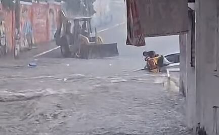 Lluvias intensas inundan colonias y fraccionamientos de Culiacán; rescatan a cinco automovilistas