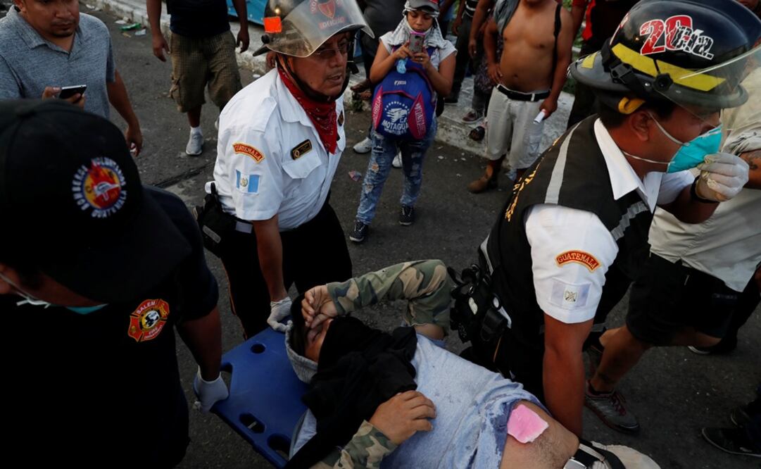 Un migrante herido tras enfrentamiento en frontera de Guatemala con México (Foto: Reuters)