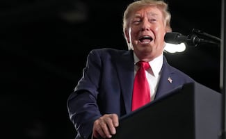 Trump acusa a Canadá de imponer "enormes aranceles" a agricultores; escala disputa comercial bilateral