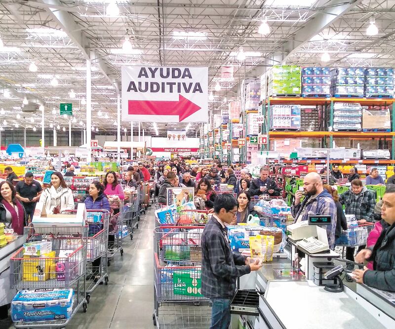 Especulaciones llevaron a que se desataran compras de pánico en varias regiones de México, por lo que se ocasionó el desabasto de algunos productos, indicó la Concanaco. EFE