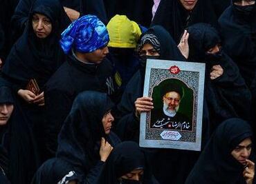 FOTOS: Multitudinario adiós al presidente de Irán, Ebrahim Raisi