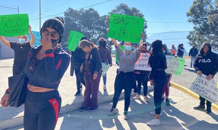 Familiares del feminicida serial de Toluca y otros presos protestan por maltratos contra internos