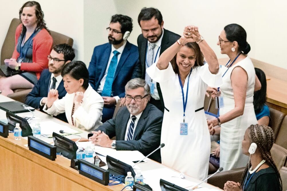 Fructífe ro. La embajadora de Costa Rica ante la ONU, Elayne Whyte, calificó de exitoso el acuerdo avalado. FOTO: MARY ALTAFFER. AFP