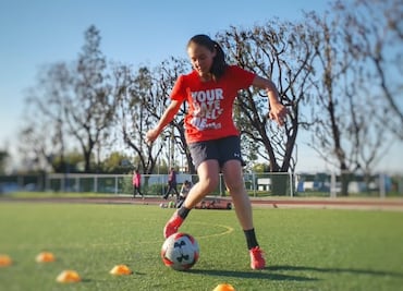 La futbolista de 13 años que firmó con Nike