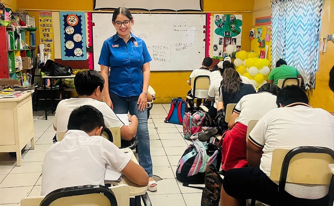 Profesores y alumnos de la Unidad Académica Multidisciplinaria Mante, de la Universidad Autónoma de Tamaulipas (UAT) diseñan la aplicación móvil Calcula UAT. Foto: especial