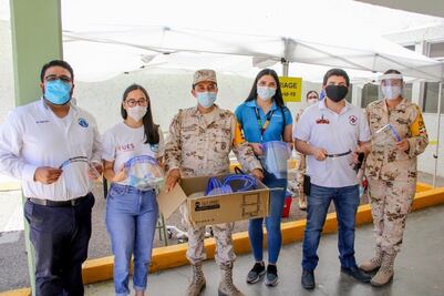 Universitarios de Sonora elaboran caretas protectoras para atender Covid-19