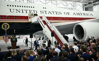 Tras reportaje sobre Air Force One, periodistas del New York Times son citados a declarar; señalaron seguridad del avión presidencial