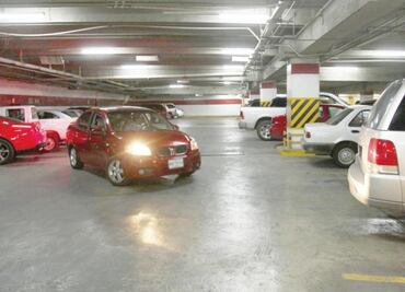 Buscan que centros comerciales de CDMX otorguen estacionamiento gratis
