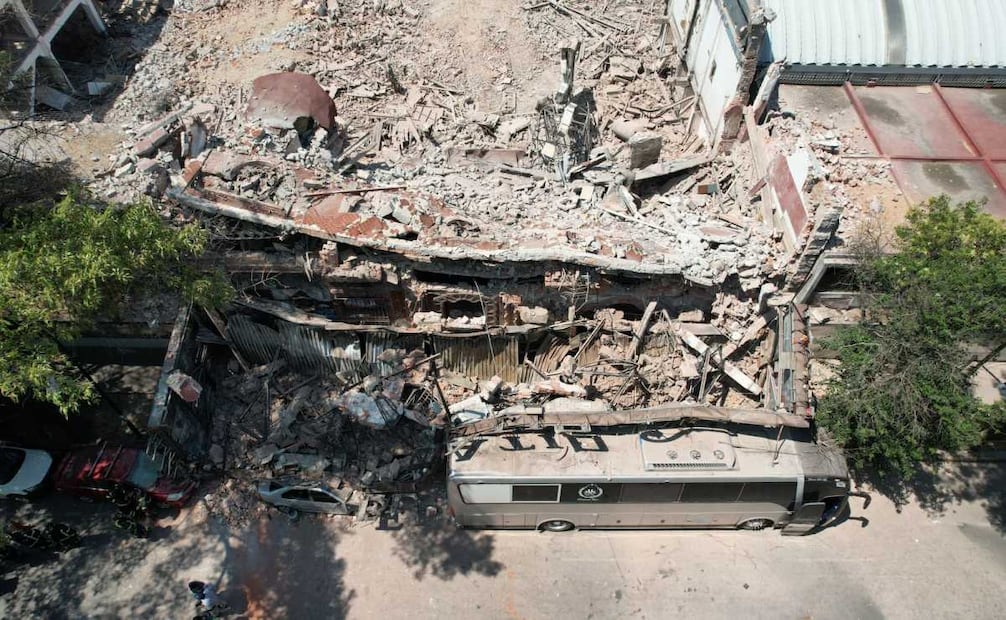 Derrumbe del edificio “El Patio” ubicado en alcaldía Cuauhtémoc. Foto: Luis Camacho. EL UNIVERSAL