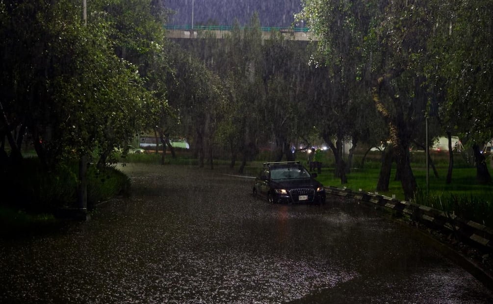 Las fuertes lluvias registradas en el sur de la capital provocaron severos encharcamientos. Foto: Osmar Alvarado / EL UNIVERSAL