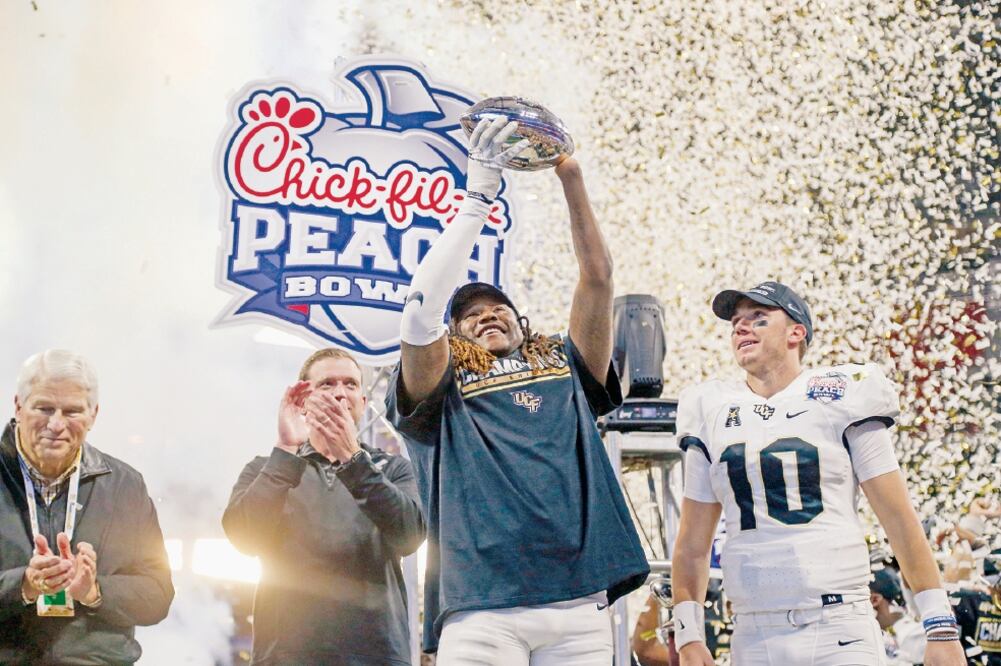 Shaquem sufrió la amputación de la mano a los 4 años (DAVIS. USA TODAY SPORTS E INSTAGRAM)