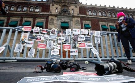 Unión Europea urge esclarecimiento de asesinatos a periodistas en México; condena ataques a Juan Arjón y Fredid Román